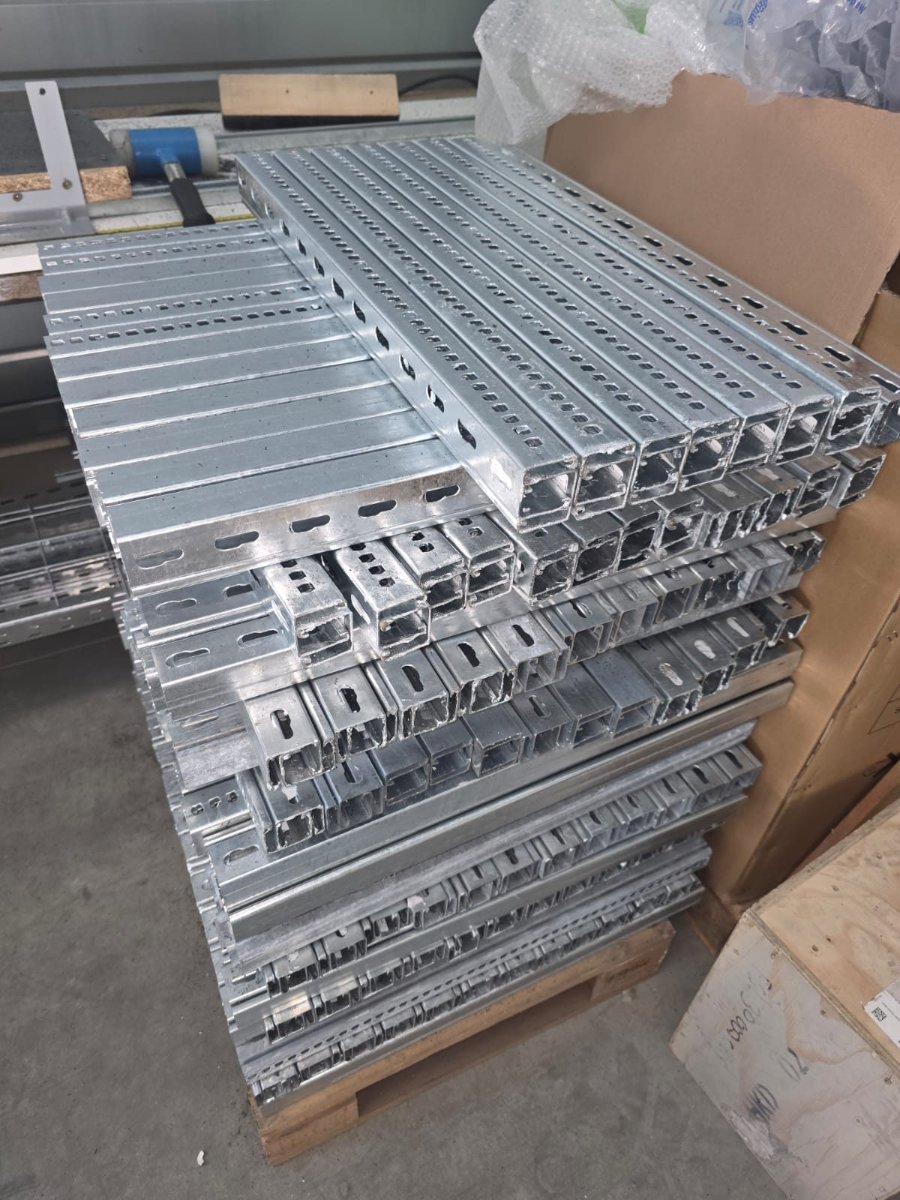 Rail C supportage STRUT 41x41x650mm