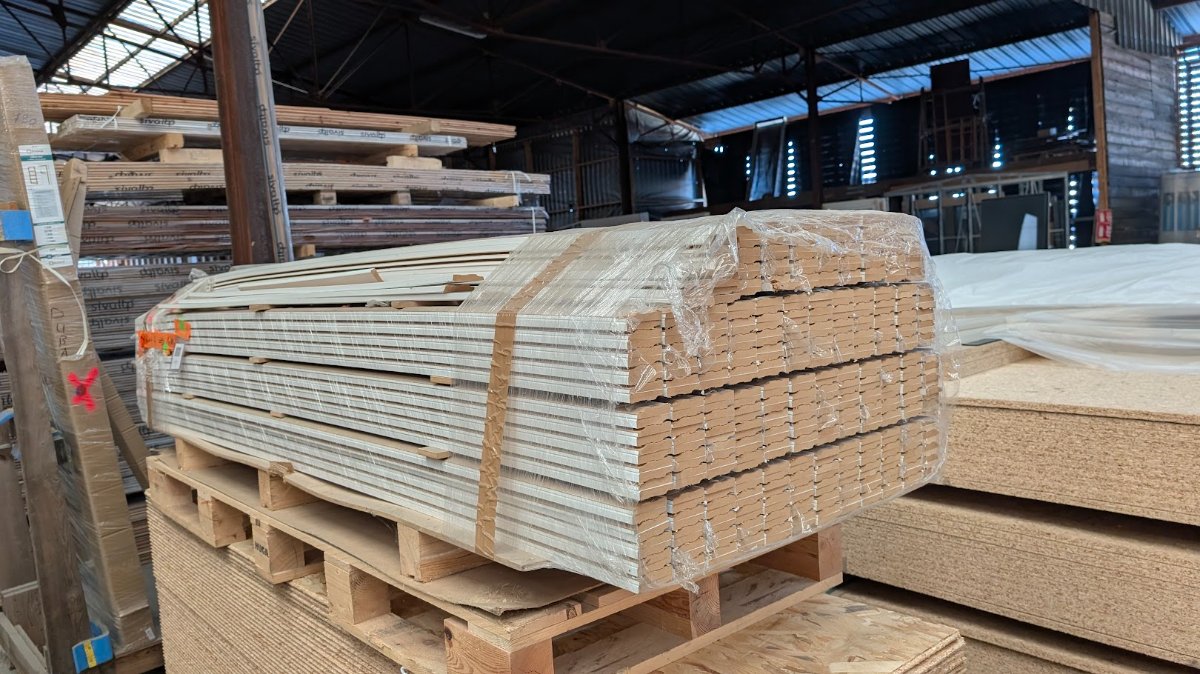Plinthes MDF blanches 12x60x2400 mm - 438 unités