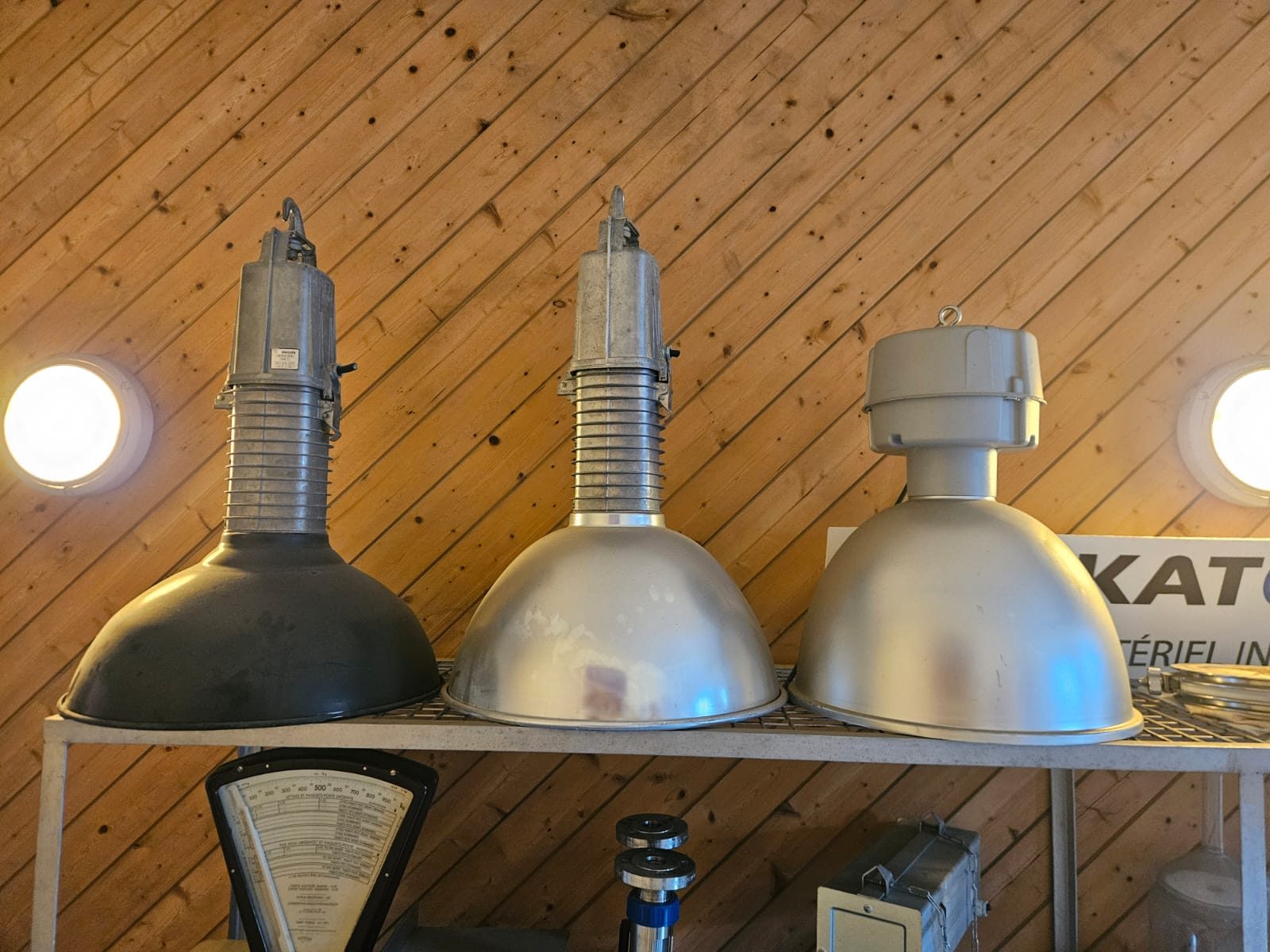 LOT DE LAMPES INDUSTRIELLES INOX 