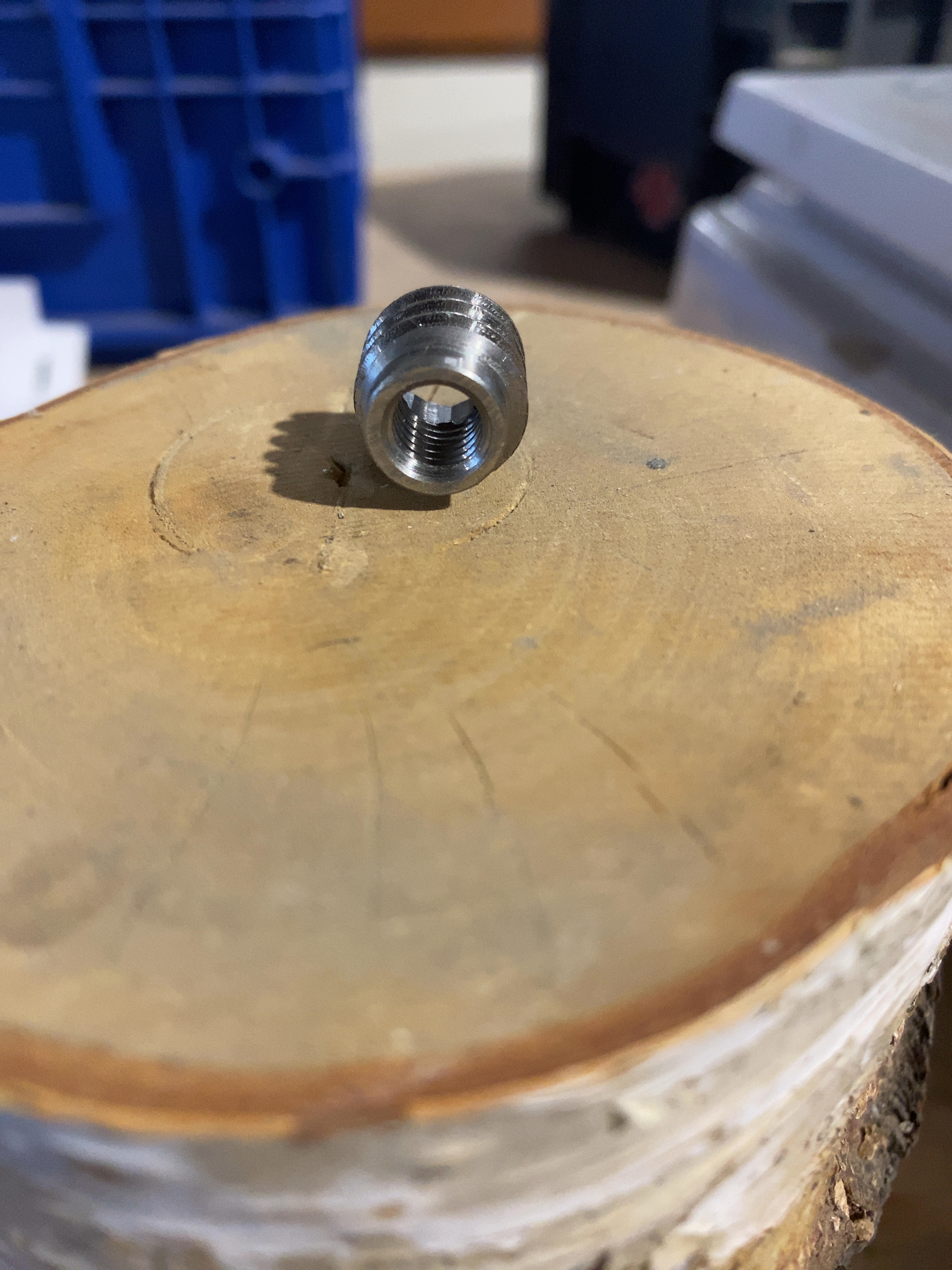 Insert métallique pour bois diamètre extérieur 14 mm diamètre intérieur 8 mm longueur 15 mm